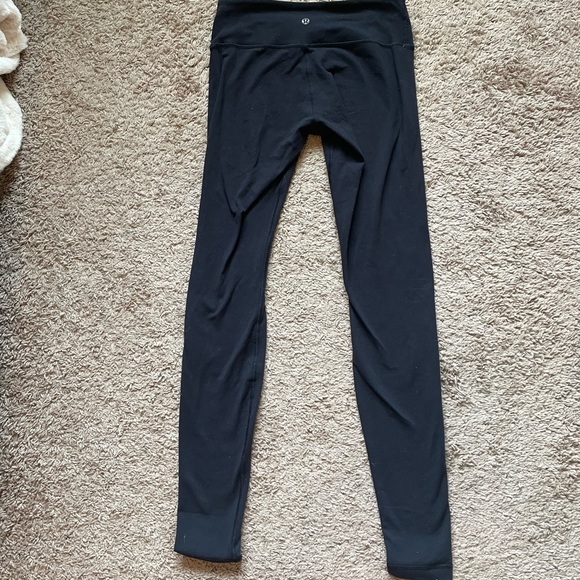 Women’s Lululemon Wunder Under Leggings - Picture 2 of 3